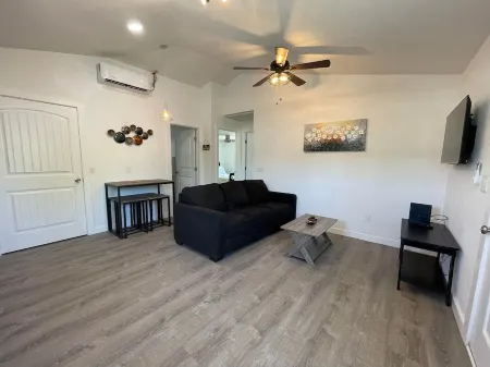 "The Blueberry Cozy home in quiet neighborhood