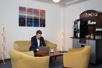 Hotel Morgenland Отели в г. Тельтов