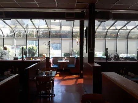 Fuller Lake Chemainus Motel Отели в г. Дункан