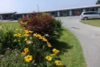 Clifty Cove Motel Hotels in Hubbards