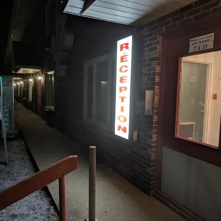 Hotel Motel de la Montagne Отели в г. Сен-Паскаль