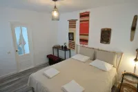 Alunis Retreat Hotels in Comuna Colți