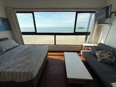 Entirely Opposite to The Sea/ Av Atlântica with WI-FI Praia das Conchas 주변 호텔