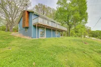 1 Mi to Table Rock Lake! Home w/ Water Views - Alojamientos