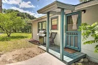Betty B's River House < 1 Mi to Blanco State Park! - Homestays
