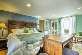 Historic Farmhouse w/ Chef's Kitchen Near Wineries