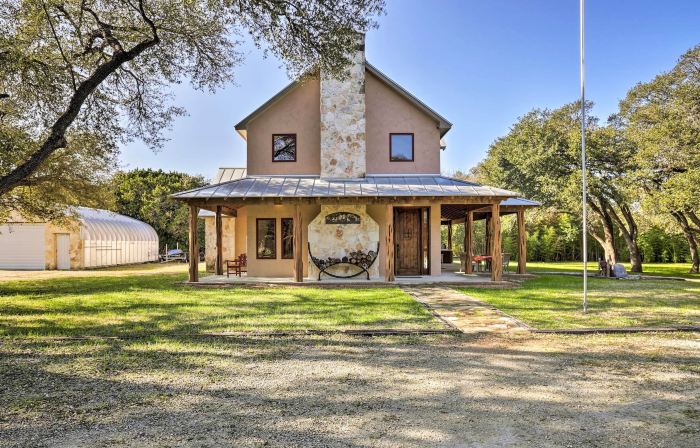 Riverfront Blanco Home w/ Shaded Porch + Hot Tub