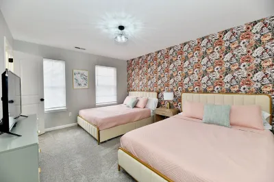Just 10 Mins to Lucas Oil Stadium, Downtown, and Safe! Host 12+ in Spacious Home Hotels near Walmart Supercenter