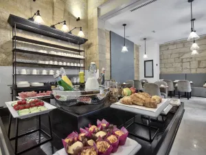 66 Saint Paul's & Spa