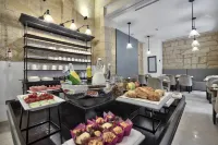 66 Saint Paul's & Spa