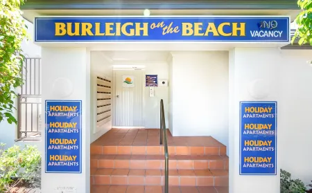 Burleigh on the Beach Отели рядом с достопримечательностью «Парк Джон Лос»