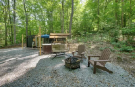 Tiny Home w/ Hot Tub by Mohican State Park!