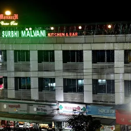 Hotel Monarch Center Point Near Dahanu Beach, Bordi