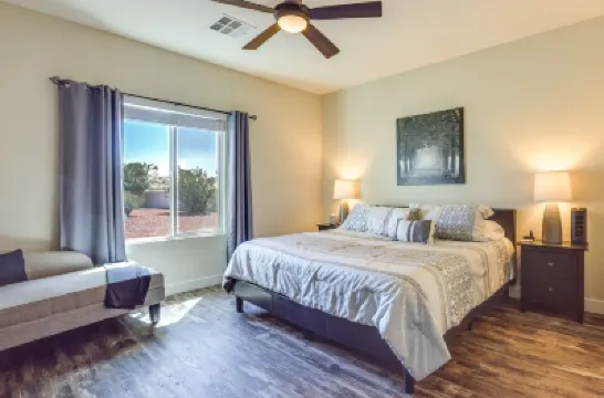 Updated Las Vegas House Patio and Solar Heated Pool Hotels near Mountain Crest Disc Golf Course