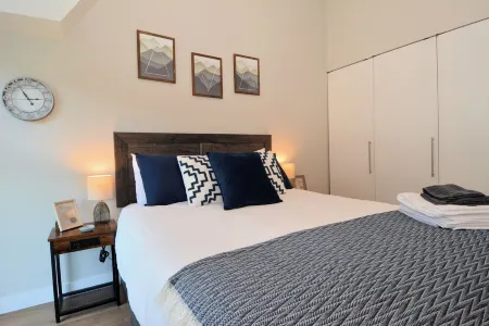 Downtown Mountain Getaway Отели рядом с достопримечательностью «Парк Лейк Сайд»