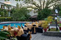 Casino Hotel - Cgh Earth, Cochin - Pools
