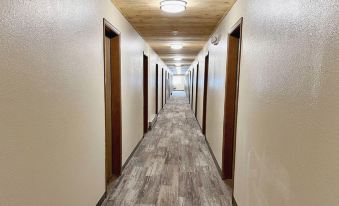 Beartooth Hideaway Inn & Cabins
