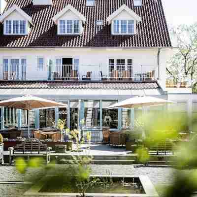 Hotel Fredensborg Store Kro Hotel Exterior