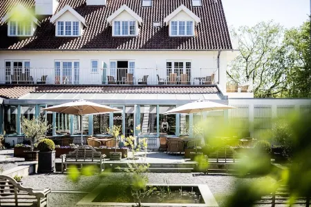 Hotel Fredensborg Store Kro Отели в г. Snekkersten