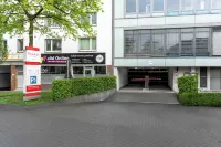 Ramada by Wyndham Essen - parking