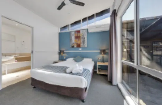 อินเจเนียฮอลิเดย์ส อาวินา