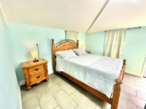 Fenced yard lots of Parking for trailer close to beach 4 bedrooms Edgewater