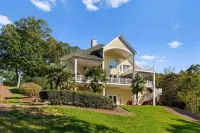 Lakefront 6Bdr Priv Dock Game Room Firepit Jakes Lake House by Avantstay