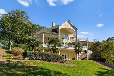 Lakefront 6Bdr Priv Dock Game Room Firepit Jakes Lake House by Avantstay