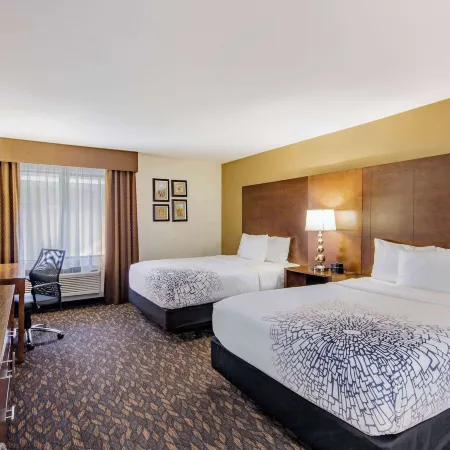 La Quinta Inn & Suites by Wyndham Oakland - Hayward