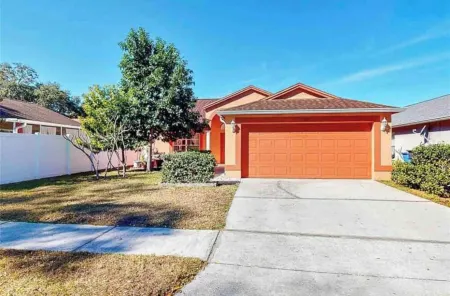 Relaxing 3 Bedroom Pool Home Отели в г. Ситрэс-Парк