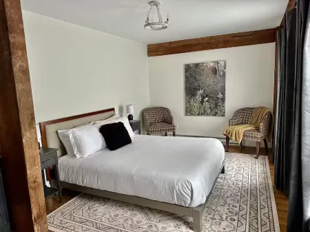 Comfortable apartment with private sauna in charming Roxbury, NY