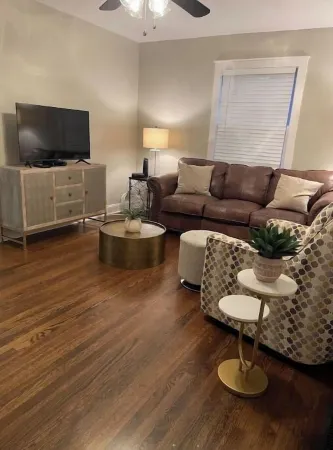 Cozy Cottage Downtown Cleveland