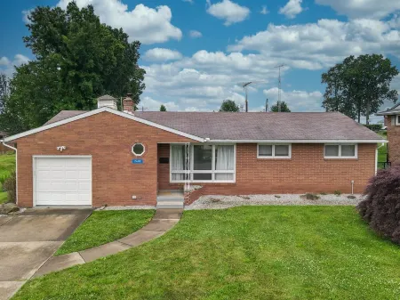 The Halftime Highlight-Big Plays, Comfy Stays