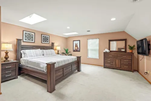 Lakeview Retreat w/ Kayaks, Game Room, Firepits Gated Community w/ Lake + Beach Access