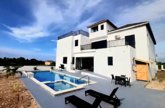 Modern Oceanview Villa. All Bedrooms with Private Bathrooms. Private Pool のホテル