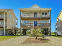 North Topsail Getaway w/ Panoramic Sound Views! Hotels in Stump Sound