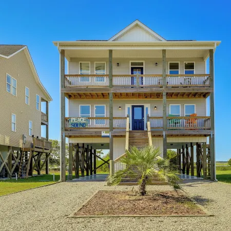 North Topsail Getaway w/ Panoramic Sound Views!