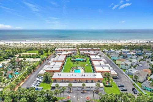 Private Beach Access, Steps to Ocean, Heated Pool, Garage, Beach towel/toy/chair