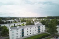 2BR Apt in Quiet Neighborhood Hotels in Abo