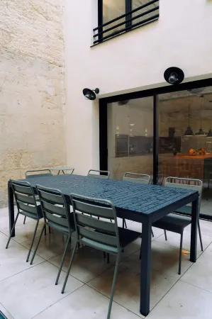 Outsite Bordeaux Отели рядом с достопримечательностью «Basilique Saint-Seurin»