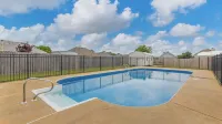 17 Springs / RTJ Golf / Saltwater Pool / Sleeps 8
