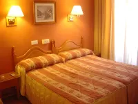 Hostal Larios - Pensions