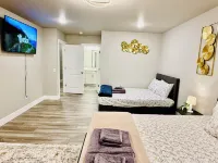 Le: 4-Bedroom 3Full Bathroom House in Gorgeous Anchorage Neighborhood