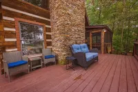 Burnt Mountain Waterfront Log Cabin, with 6person Spa