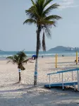 Enseada Beach Guarujá - SP Cozy 03 bedroom apartment one block from the sea Hotell i Jardim Tres Marias