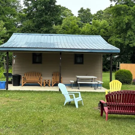 "Beachy Bungalow" cottage in  Harbor Beach - Perfect getaway spot