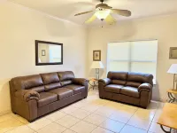 2BR Condo, Walk to Beach, Pool, WiFi