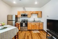 < 2 Mi to Dtwn: Pet-Friendly Getaway in Fairbanks - Condos
