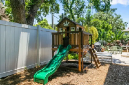 Sleeps 18 - Heated Pool-Pickleball-Hot Tub-Gym-Sauna