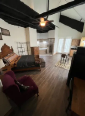 Country, Cows & Fishing Lake Studio- 2nd floor